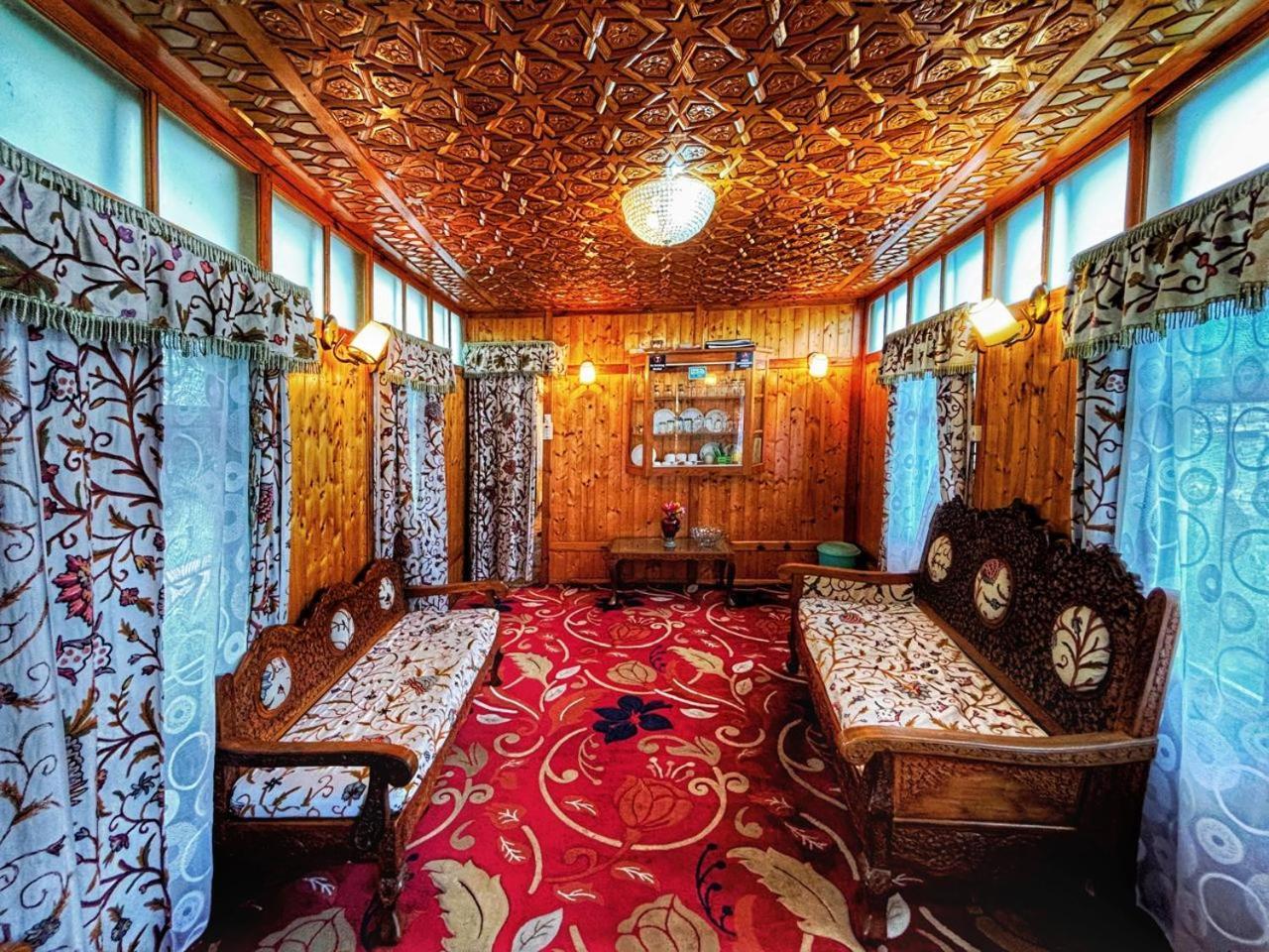 Hotel White House Group Of Houseboats Srīnagar Exterior foto