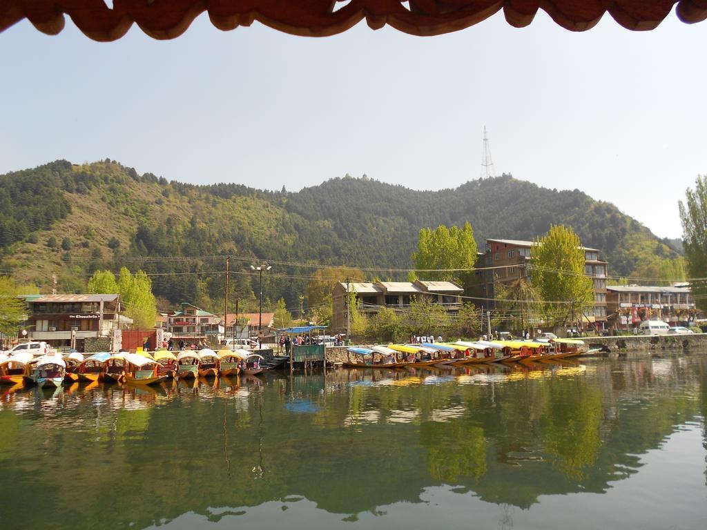 Hotel White House Group Of Houseboats Srīnagar Exterior foto