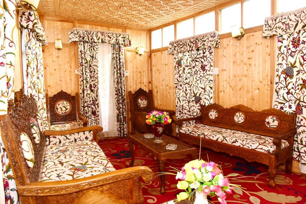 Hotel White House Group Of Houseboats Srīnagar Exterior foto