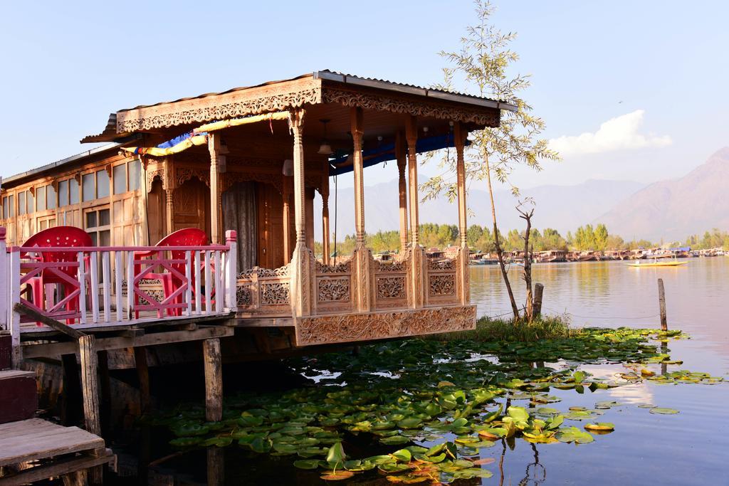 Hotel White House Group Of Houseboats Srīnagar Exterior foto