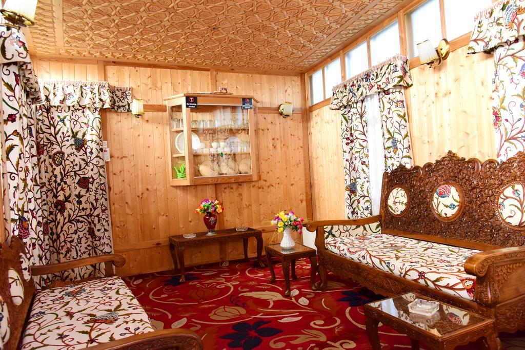 Hotel White House Group Of Houseboats Srīnagar Exterior foto