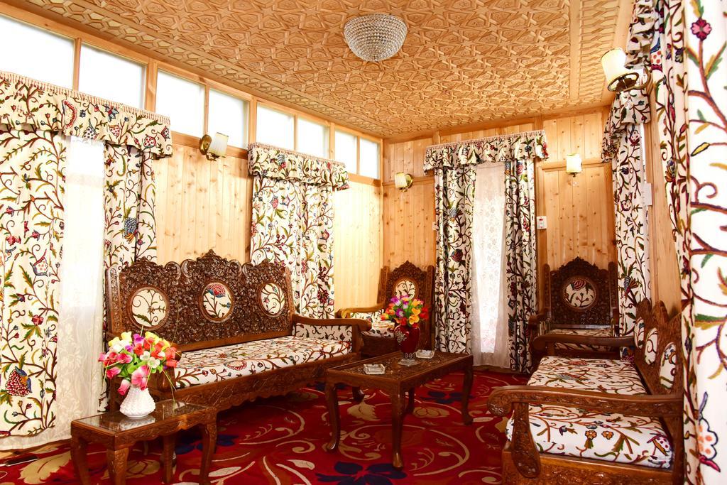 Hotel White House Group Of Houseboats Srīnagar Exterior foto